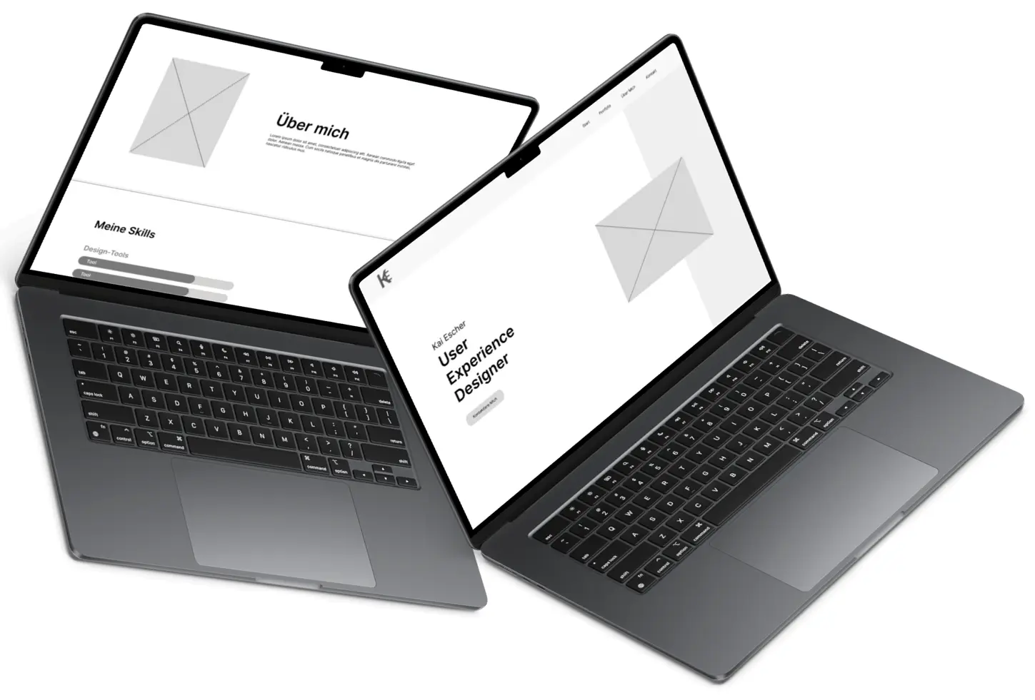 Zwei moderne dunkelgraue Laptops in schräger Ansicht, die verschiedene Sektionen der Portfolio-Webseite von Kai Escher zeigen, wie „Über mich“ und „User Experience Designer“.